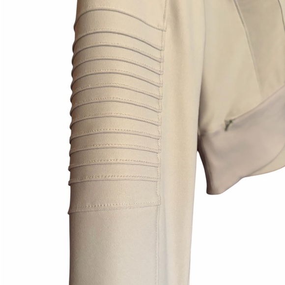 Mondetta Gray Moto Style Zip up-High Neck-2 Front hidden pockets-Size Medium - Picture 9 of 14